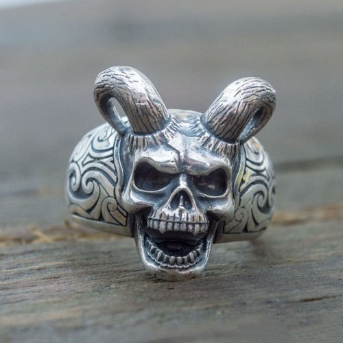 Horned deals skull ring