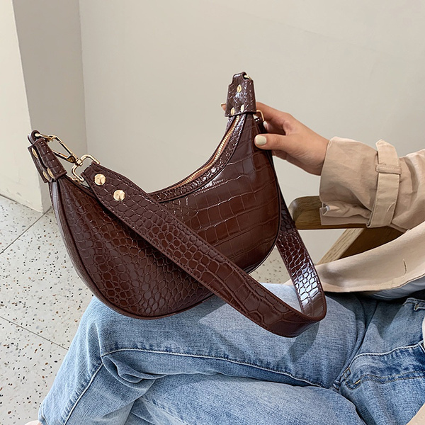 large crossbody saddle bolsa