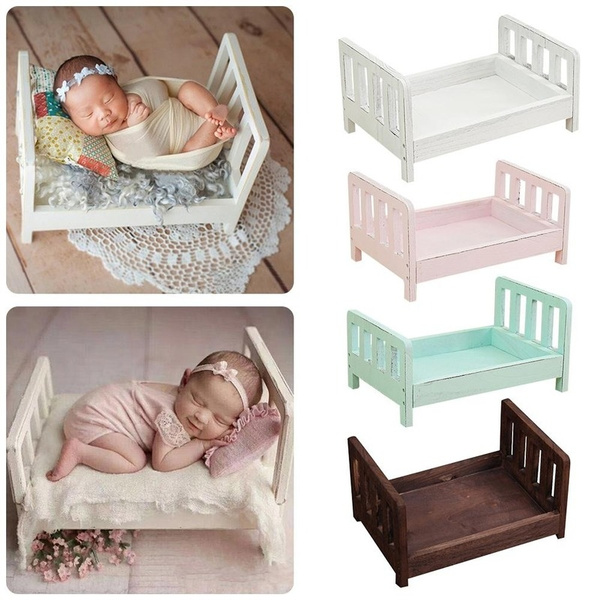 Newborn bed clearance props