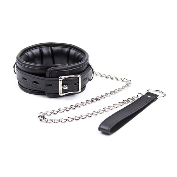 choker with chain leash