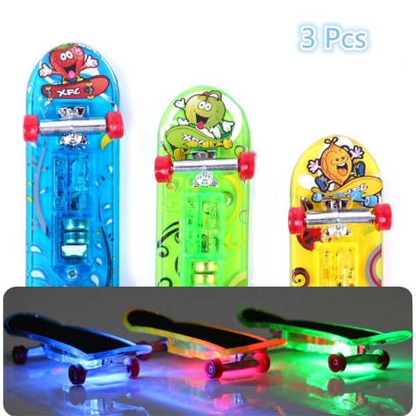 3 Pcs/Lot Random Mini Plastic Tech Deck Skate Finger Board Skateboards Toys