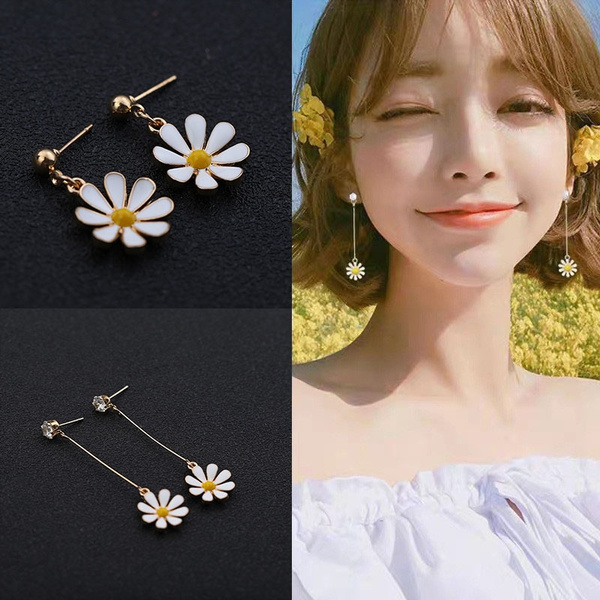 Daisy dangle store earrings