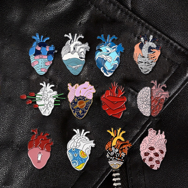 1 Pcs Heart Pins Punk Pins Brooches Shirt Bag Colorful Badge Jewelry