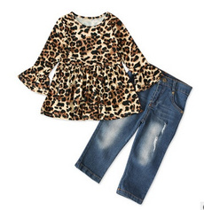 rippeddenimjean, pants, leopardpatternshirt, Leopard