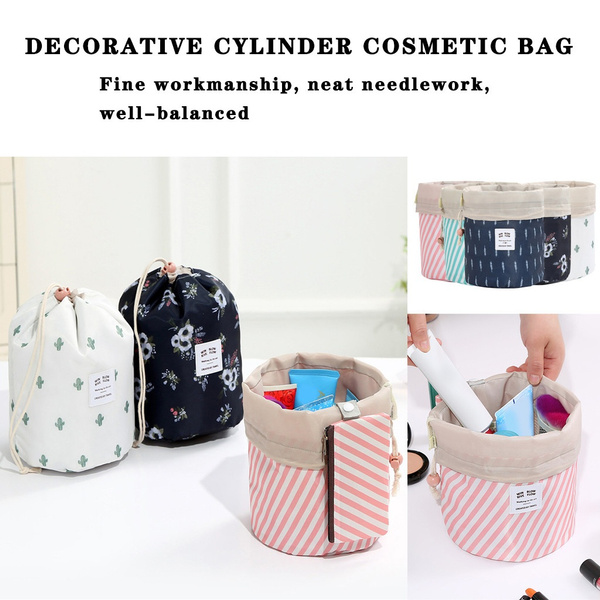 Round travel cosmetic bag