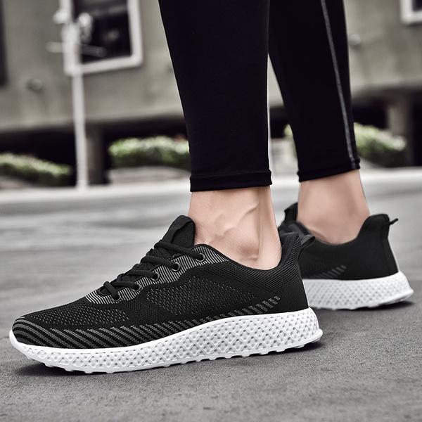 7 ademende sneakers waarin je 'geen' zweetvoeten krijgt