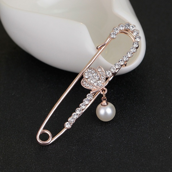Women Fashion Brooch Hijab Pins Pearl Brooches for Women Butterfly