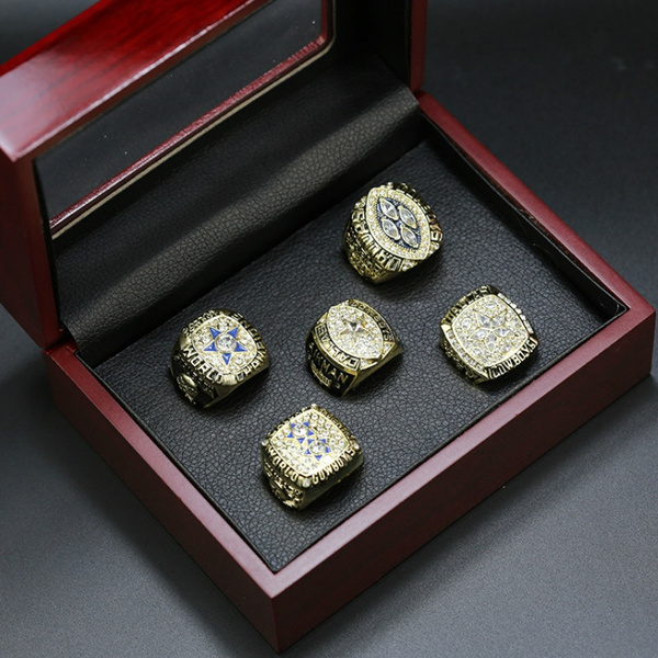 Buy the Tom Brady New England Patriots 2014 Super Bowl XLIX Replica Ring |  GoodwillFinds