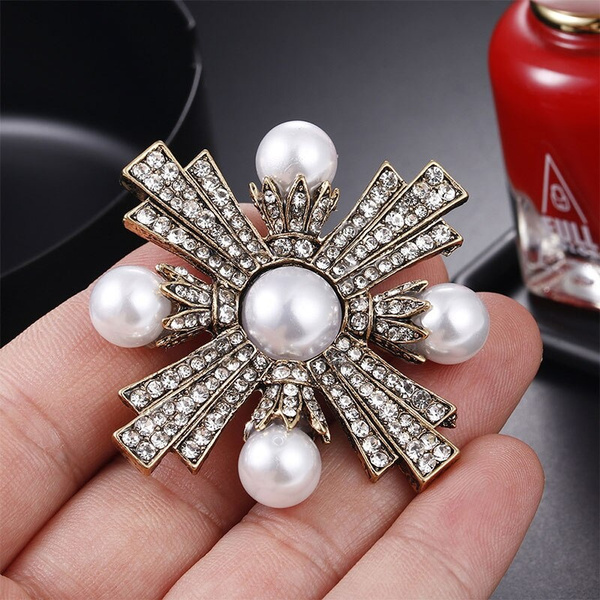 Fashion Designer Brooch For Women Luxury Gold Jewelry Ladies Dress