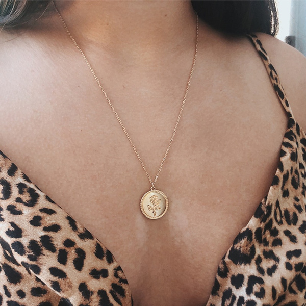 Round sale pendant necklace