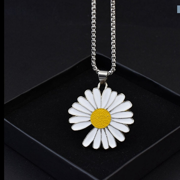 KPOP G-Dragon Daisy Necklaces Women Men Jewelry Peaceminusone Kwon