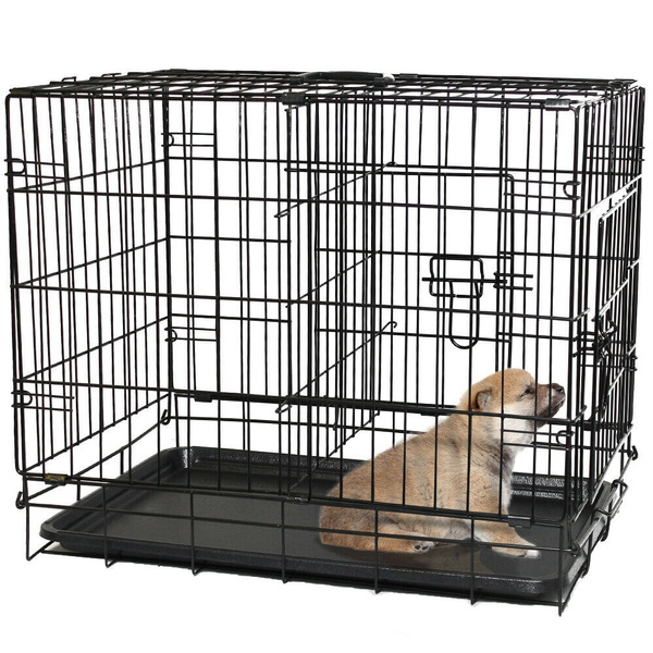 Pet crate with outlet divider