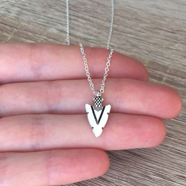 ARROW PENDANT NECKLACE in silver