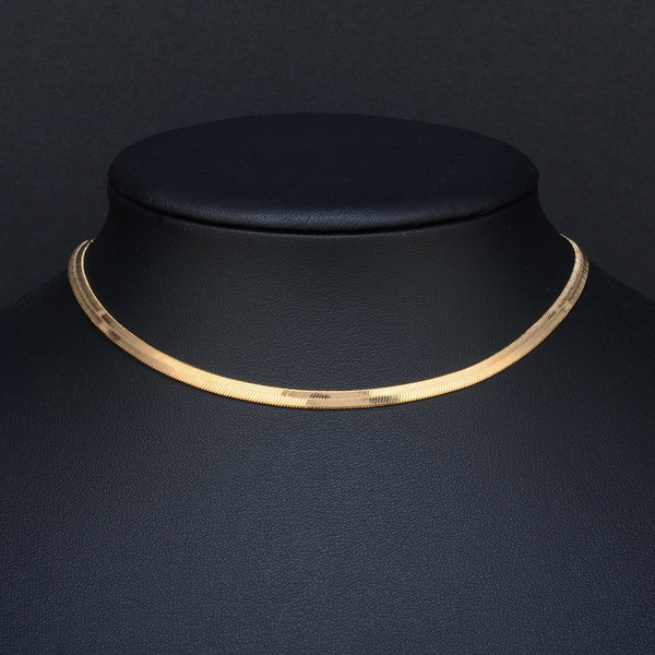 flat choker necklace