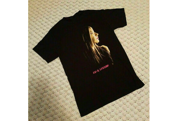 Avril Lavigne 2005 Bonez Tour Concert S-234XL T-shirt Black Unisex ZM080