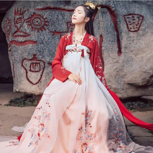 red hanfu