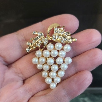 Large brooches hot sale for dresses