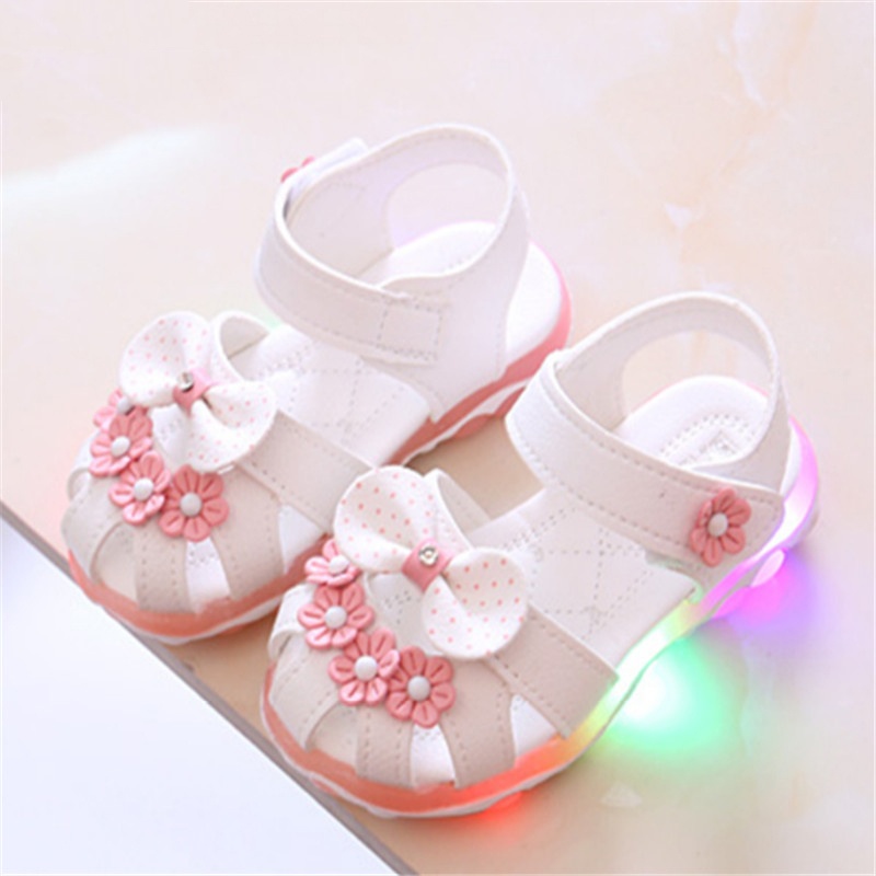 light sandals for baby girl