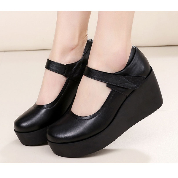 Wedge heel court clearance shoes