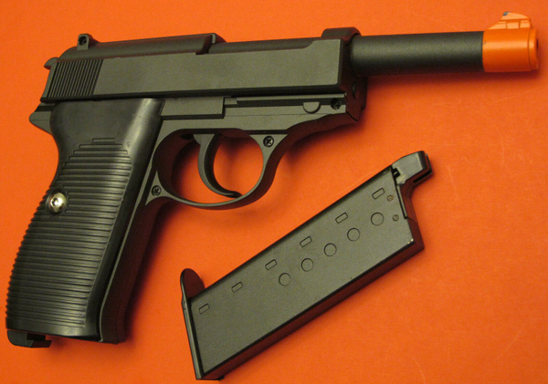 Full Metal Body,& Metal Magazine Walther P38 Style Airsoft