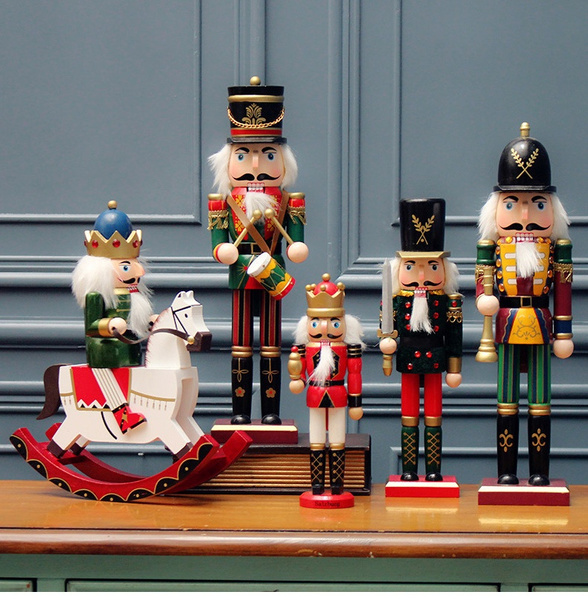 Europe Style Souvenirs Beautiful Original Wood Nutcrackers Soldiers