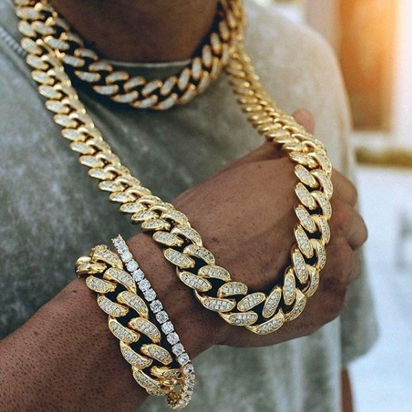 Thick gold store chain with diamonds