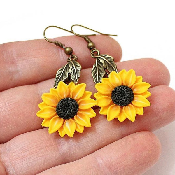 Happy Yellow Flower Vintage Earrings – Palettes and Petals