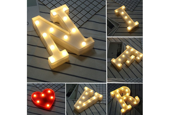 B A-Z Alphabet Light White LED Lámparas de noche Plastic Letter Standing Hanging Lighting para Wedding Party Dormitorio Decoración de Navidad by Moobom