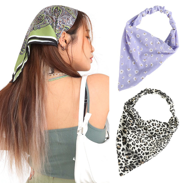 triangle kerchief