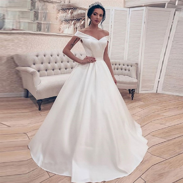 Simple elegant white wedding 2024 dress