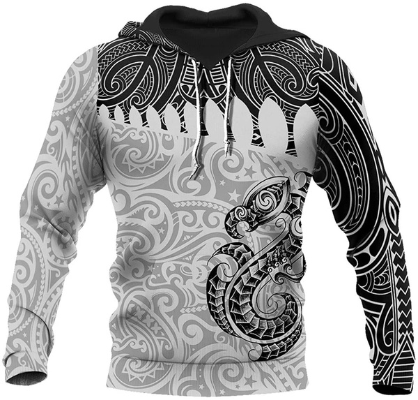 tshirt over moletom com capuz