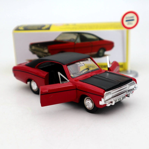 Dinky Atlas Opel Commodore 1420 – 1/43 – Rouge – Avec Panneau Douane Et Fascicule – Neuf