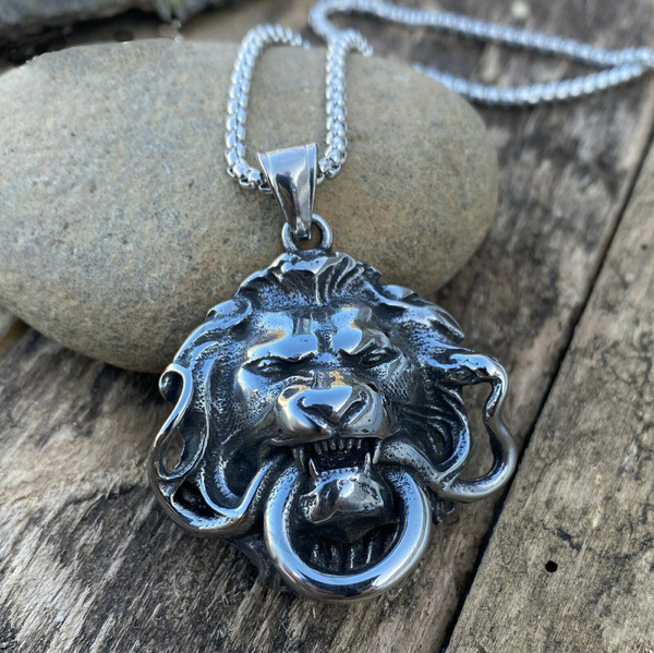 Lion chain sale pendant