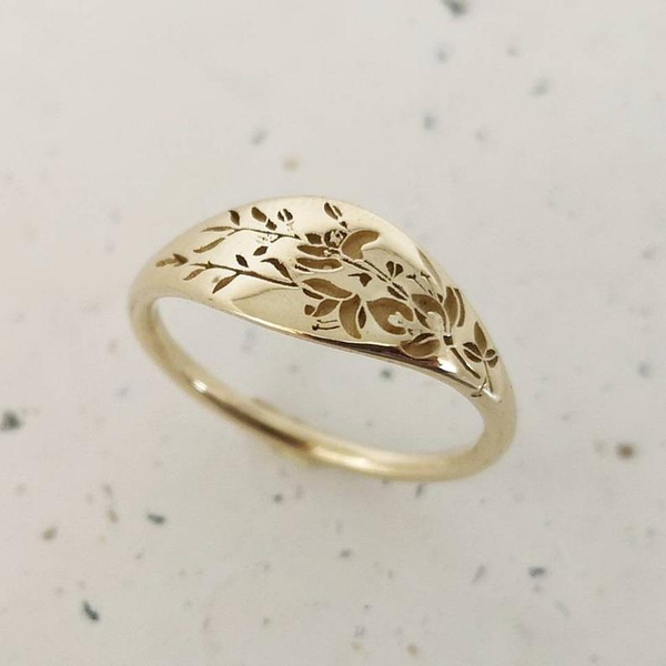 Hand Carved Flower Pattern Ring 