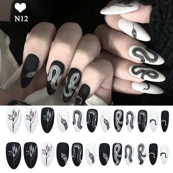 Is That The New 24pcs Snake & Floral Fake Nail ??