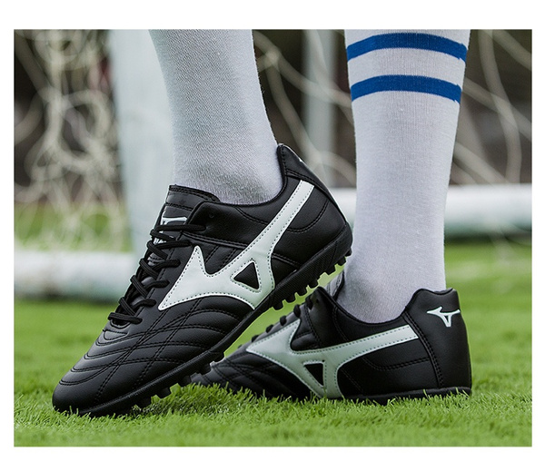 Men Indoor Soccer Shoes Boys Football Boots Breathable Soccer Shoes