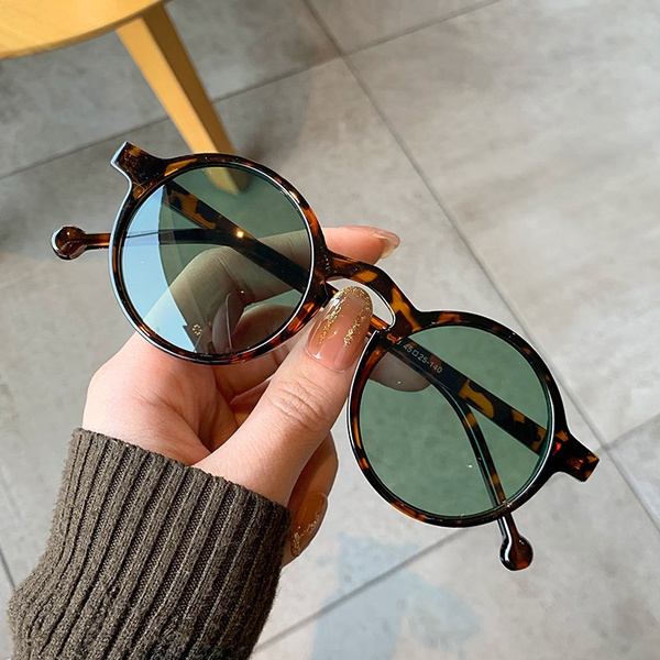 Fashion Round Sunglasses Women Retro Designer Eyewear Metal Frame Mens Sun  Glasses Black Silver Gold Frames With Cases195A From Xovke, $10.34 |  DHgate.Com