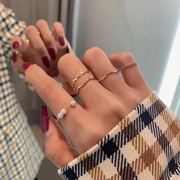 Band Rings Luxurys Desingers Ring Index Finger Rings Female Fashion  Personality Ins Trendy Niche Design Time To Run Internet Celebrity Ring  Elegant With J230912 From 10,53 € | DHgate