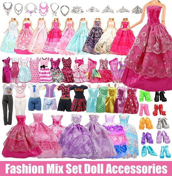 Vestidos, sapatos e acessórios para Barbie, de Wish.com. Eles são bons? 