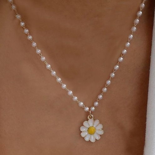 Gold Filled Daisy Pearl Necklace – Herself Collections