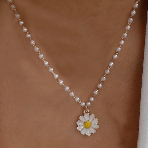 pearl daisy choker