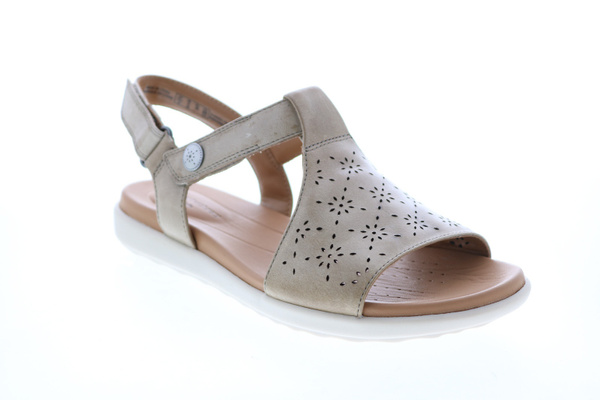 Clarks un store reisel mae