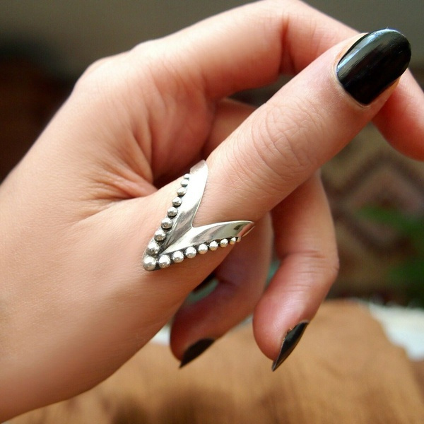 Large store thumb ring