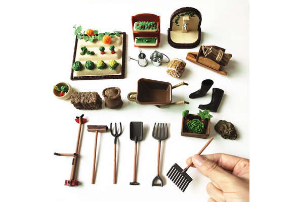  Dolls House Pick Axe Chopping Tool Miniature Pickaxe Garden  Shed 1:12 Accessory : Patio, Lawn & Garden
