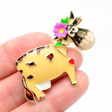Funny, brooches, wearbrooch, cow