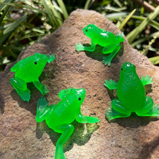 desertrainfrogtoy, findingschain, squeeze, rubberfrogtoy